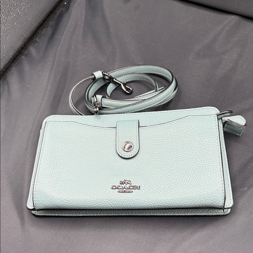 Coach Noa pop-up crossbody mint green Leather. Great condition